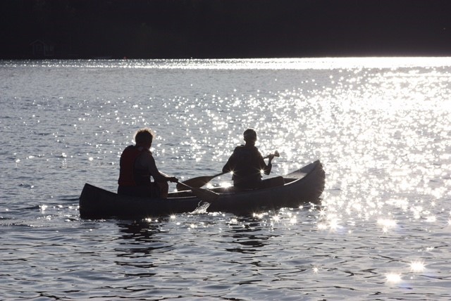 Kanadensare att hyra/ Canoe to rent  