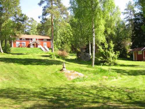 Huset sett från grinden