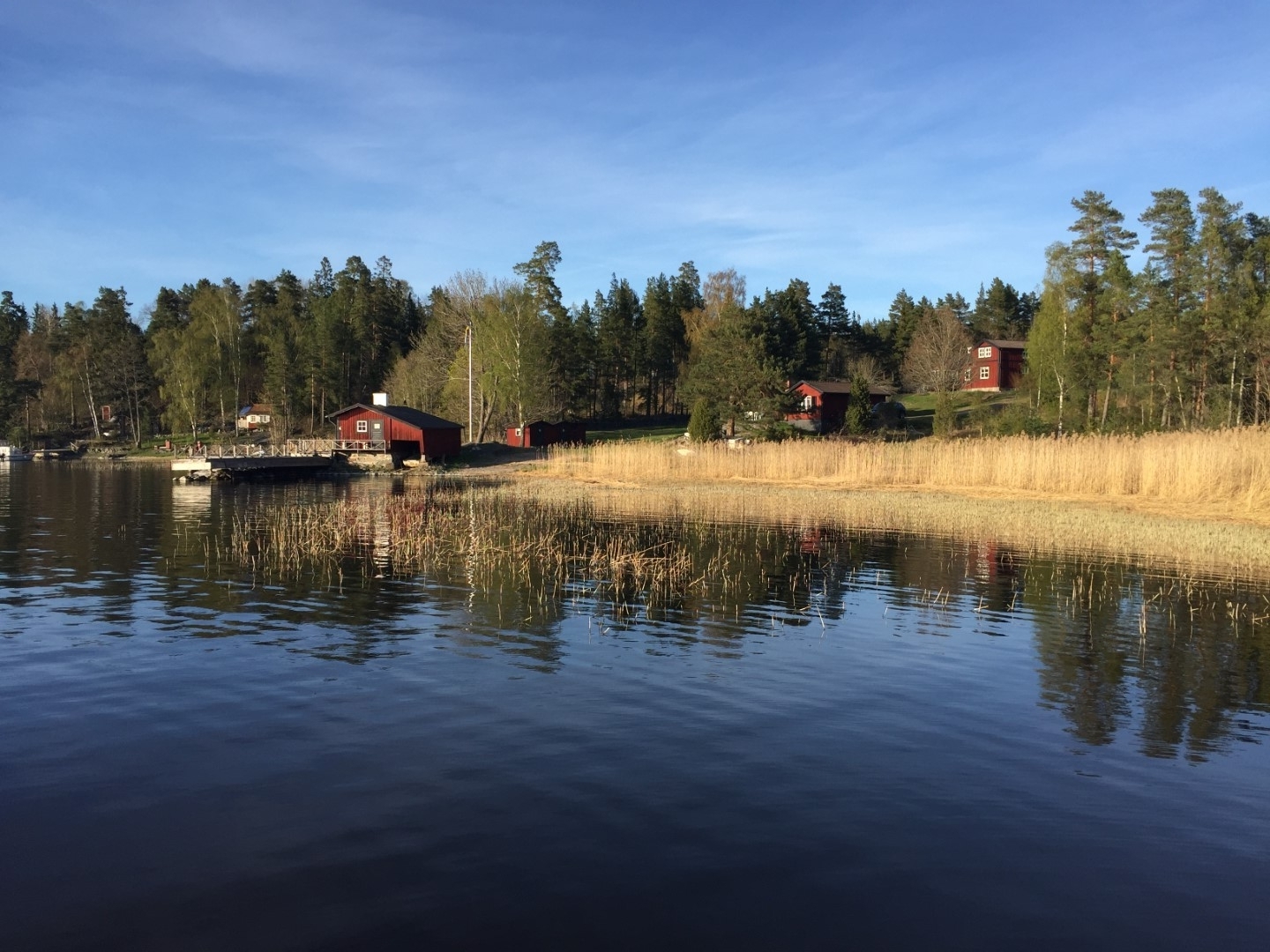 Brevik från sjösidan