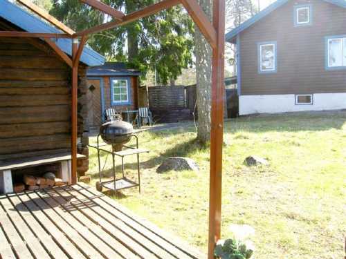 uteplats vid härbret/ terrace by the log cabin