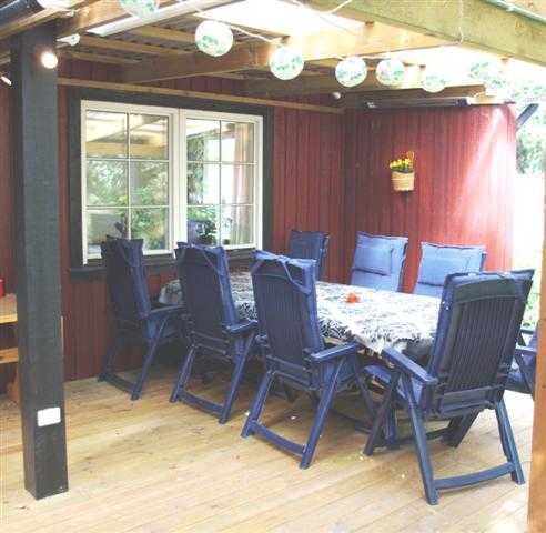Matplats på altan / Dining area on the porch