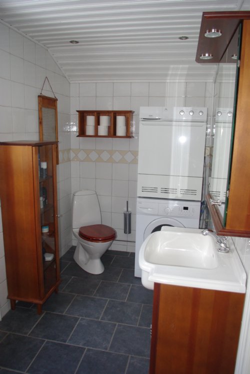 Badrum 2 / Bathroom 2