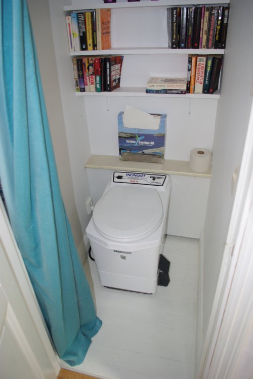 Frbrnningstoalett / Combustion toilet inside in house 