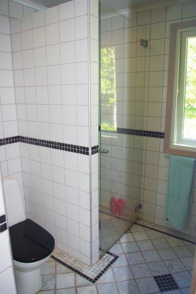 Badrum 1 / Bathroom 1