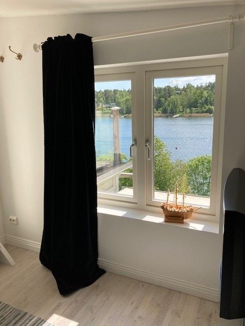 Övervåningen/ Upper floor Sovrum 2/ Bed room 2