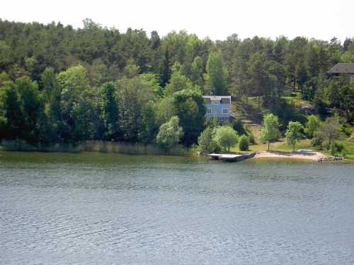 Vy från sjösidan/ View from the sea