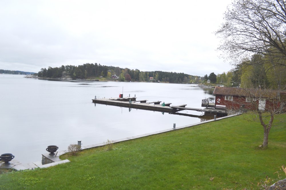 tillgång till privat brygga/ private jetty to share with owners