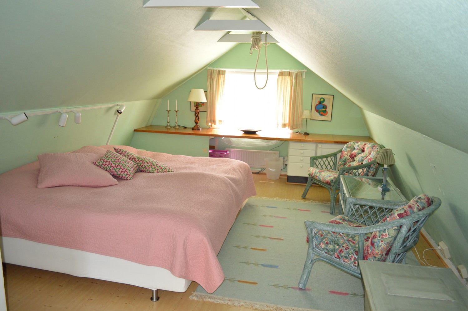 Sovrum övervåning/ Bed room upper floor