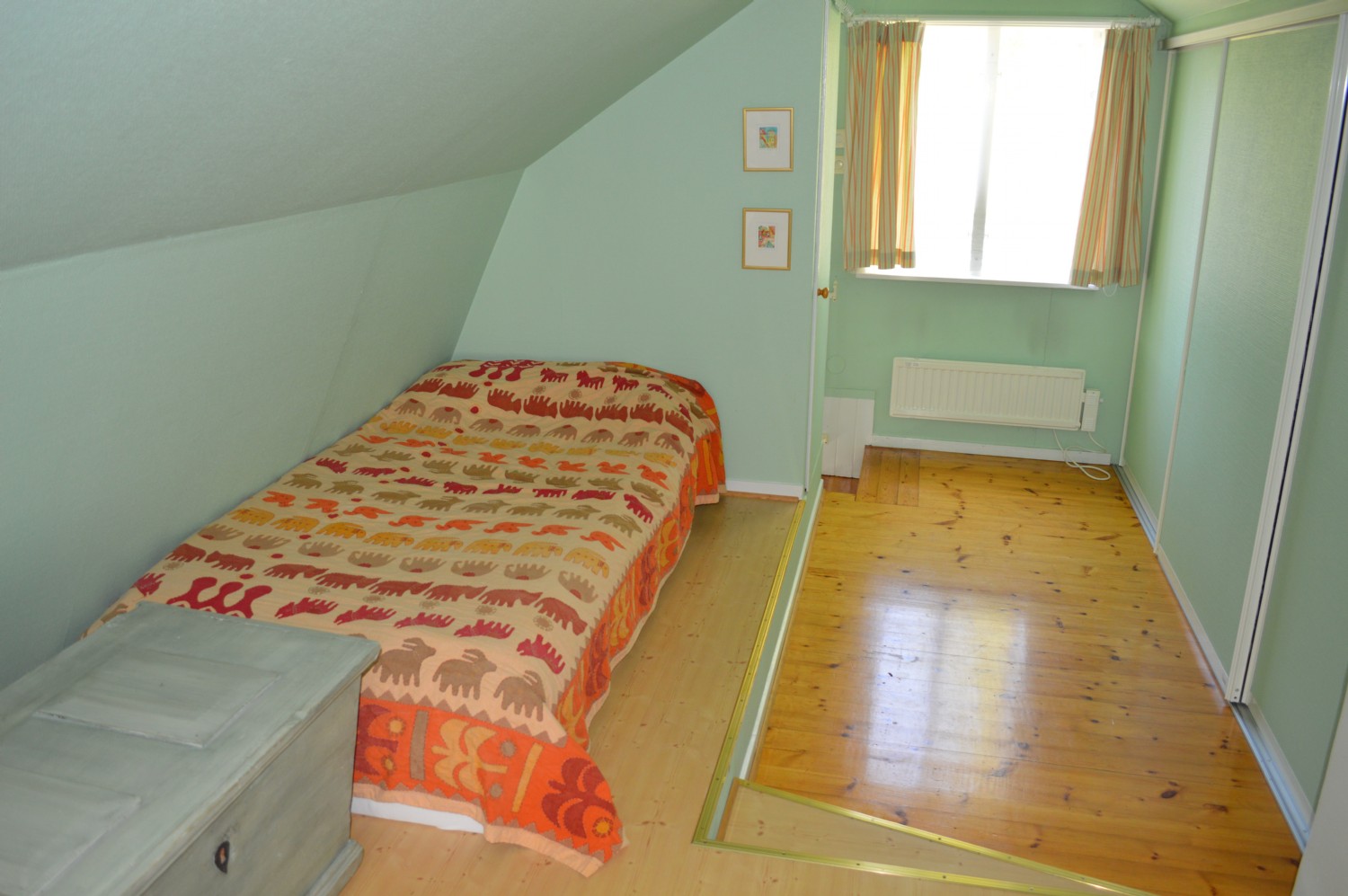 Sovrum övervåning/ Bed room upper floor