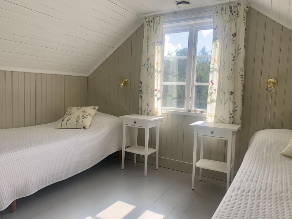 Sovrum övervåningen / Bed room upper floor