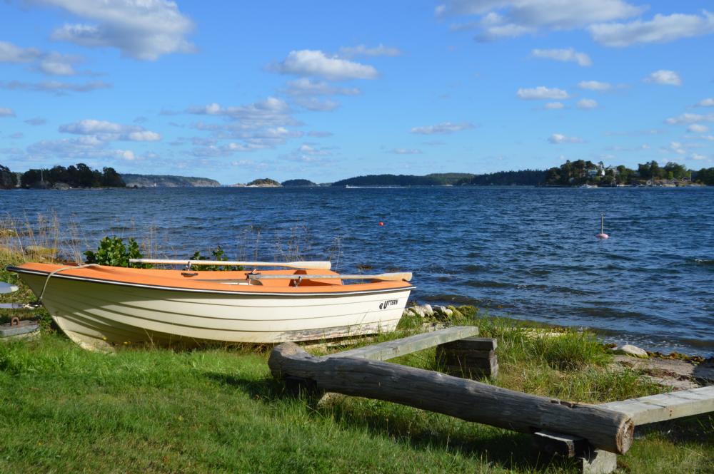 Roddbåt att hyra/ Rowing boat to rent 