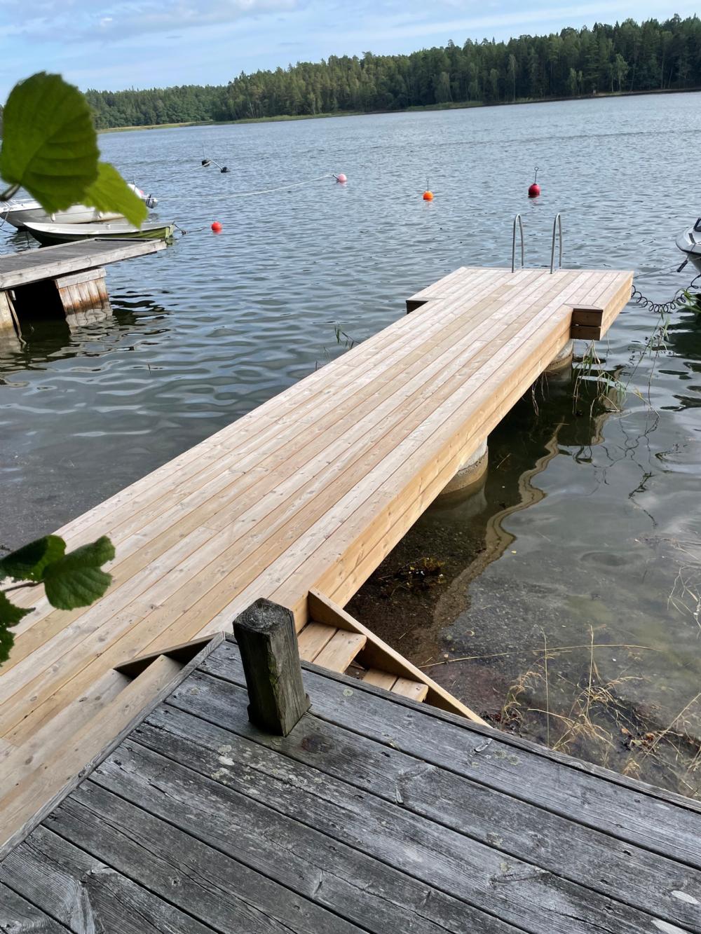 Privat delad brygga/ Private shared jetty 