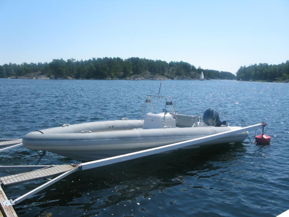 Ribbåt att hyra av ägaren / Rib boat to rent from the owner 