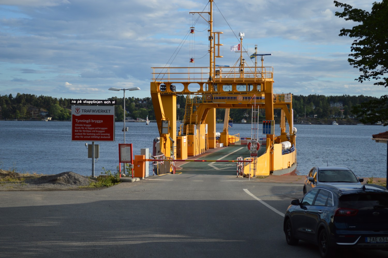 Vgfrjan till Tynning/ Car ferry to Tynning 