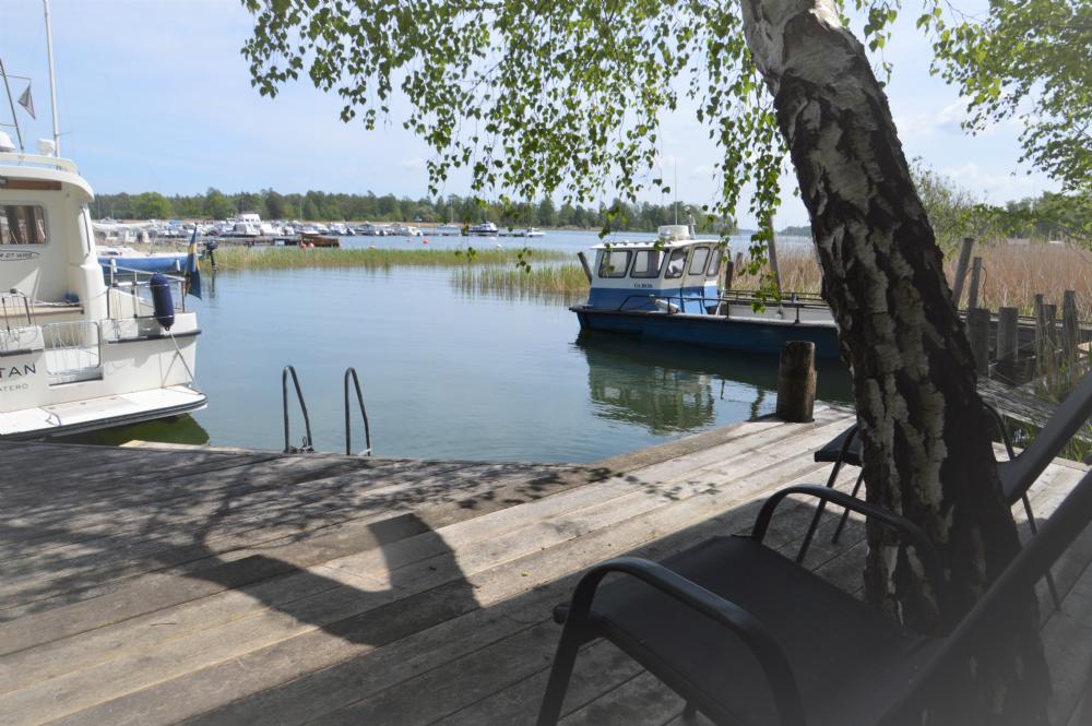 Bastudck med badstege/ Sauna deck with bathing ladder 