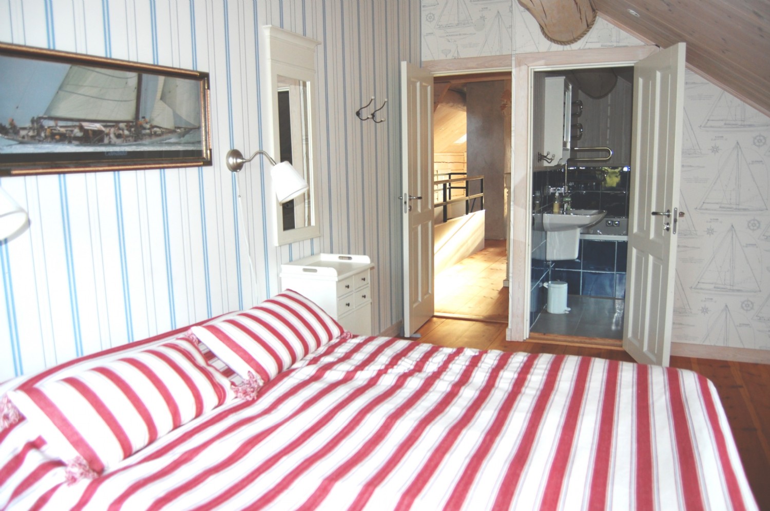 Sovrum 3 ö.v/ Bed room 3 upper floor