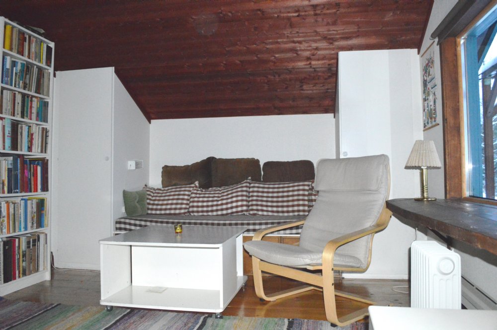sovrum 1 härbret bäddsoffa/ bed room 1 log cabin bed sofa