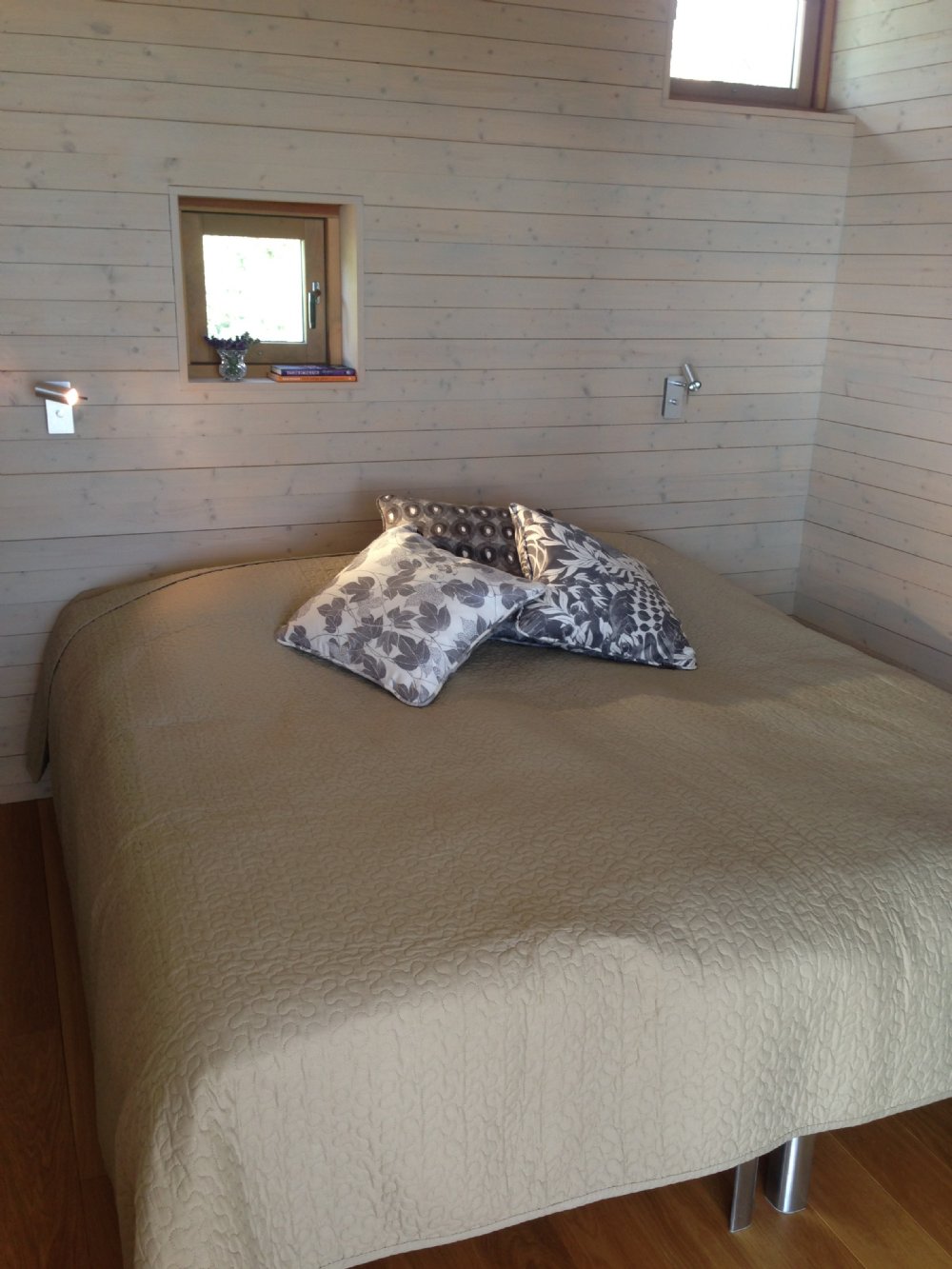 Sovrum 1 med dubbelsäng / Bed room 1 with double bed