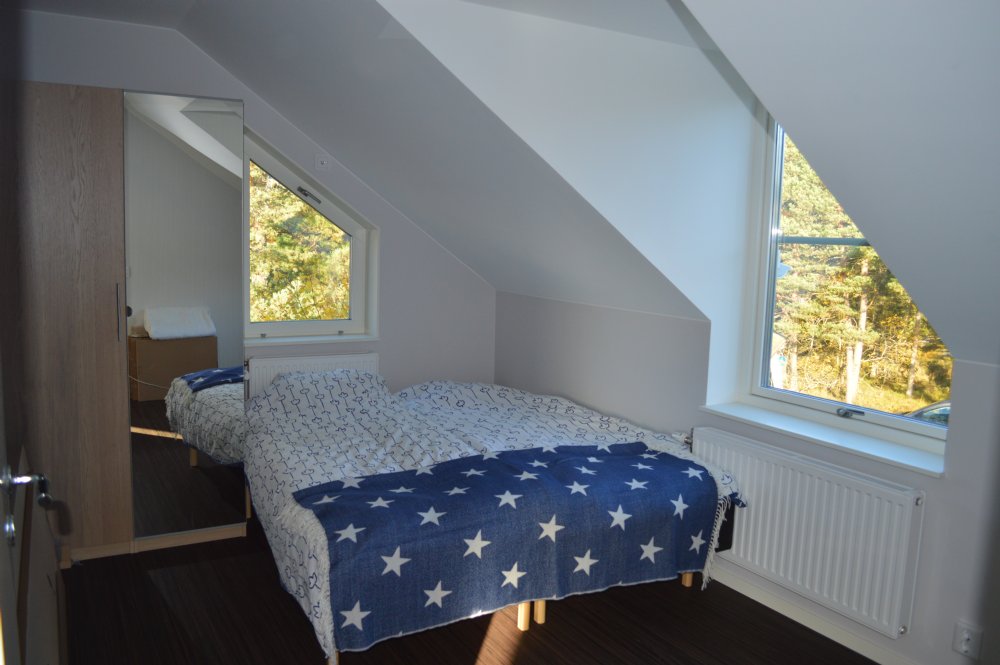 Sovrum 4 .v/ Bed room 4 upper floor 