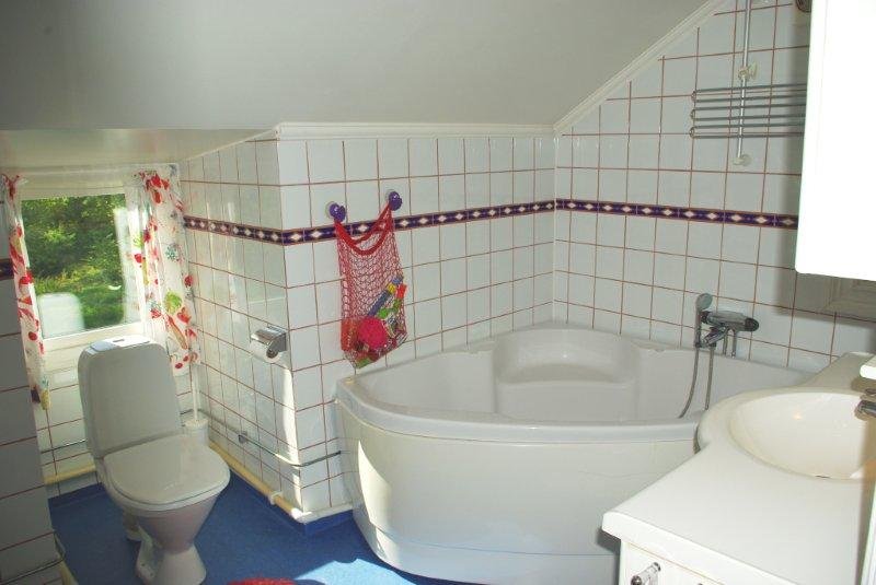 Badrum 2 / Bathroom 2