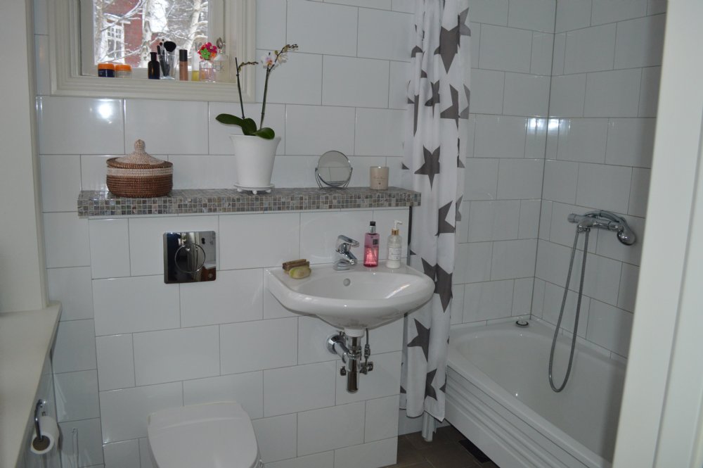 Badrum 1 / Bath room 1