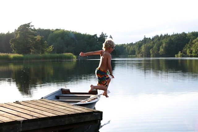 Egen brygga och roddbåt/ Private jetty and rowing boat