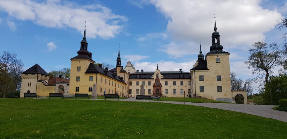 Tyres Slott/ Castle 