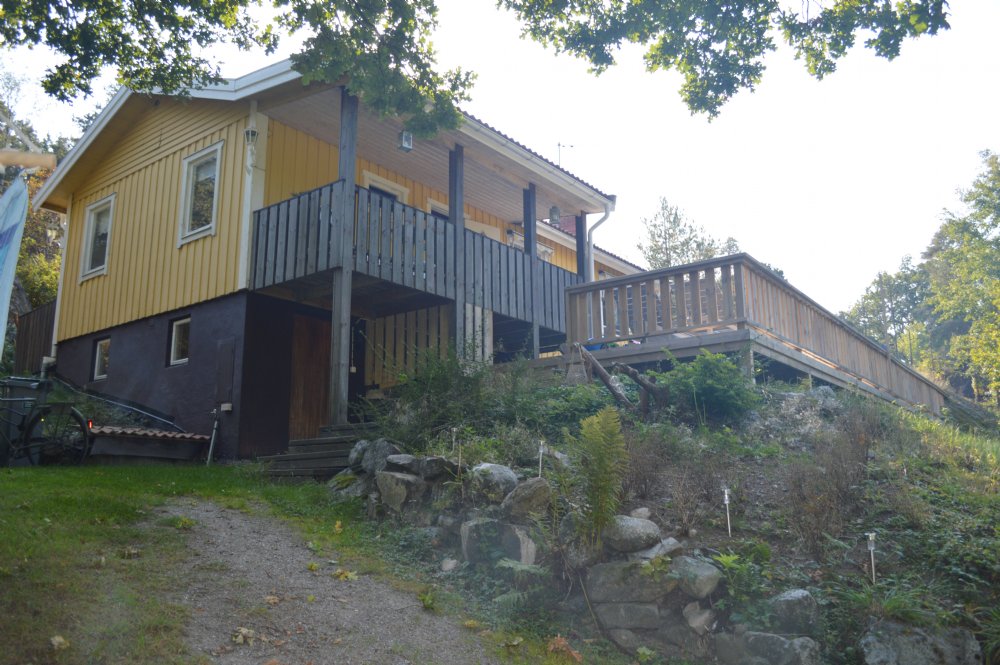 ingång till källare/ entrance to cellar