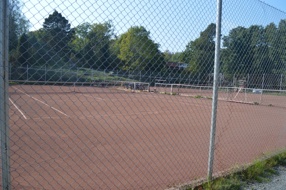 Tennis 80kr/tim - 80 SEK/hour