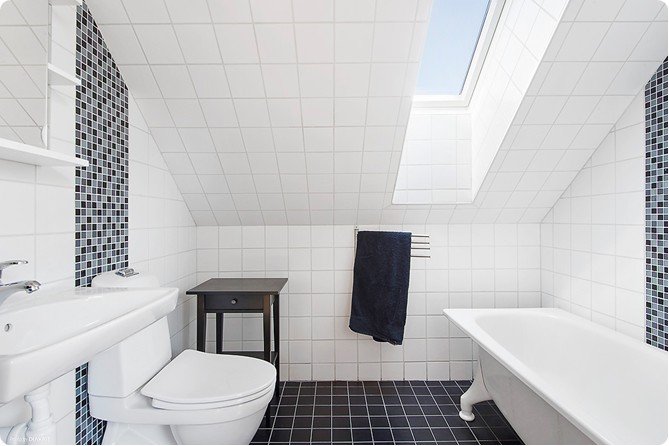 Badrum ö.v/ Bath room upper floor