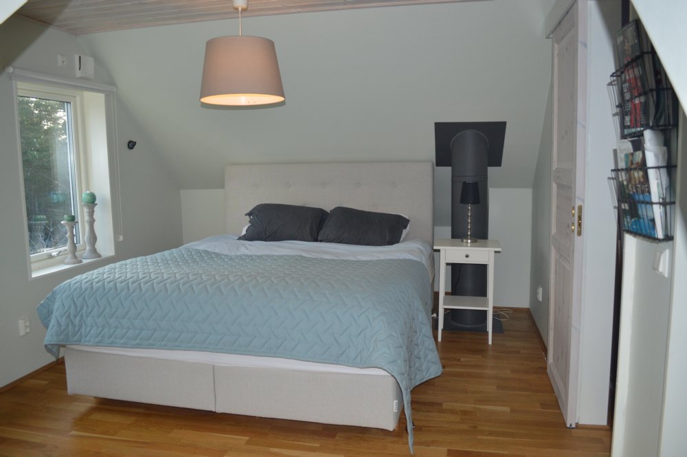 Sovrum 2 ö.v./ Bed room 2 upper floor