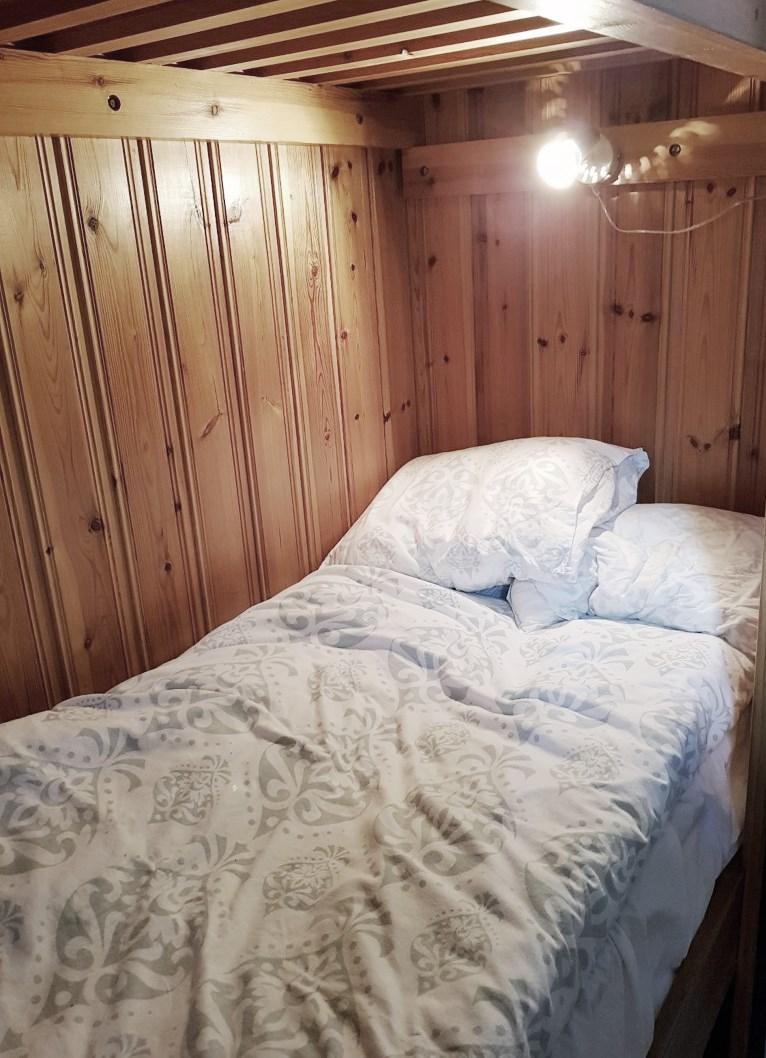 2 st sovhytter m våningssängar/ 2 cabins with bunk beds