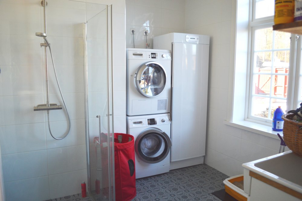 Tv�ttstuga m dusch/ laundry room with shower&nbsp;