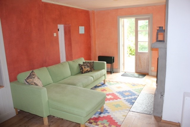 N.V soffa vid ppna spisen/ Ground floor, sitting area with fire place  