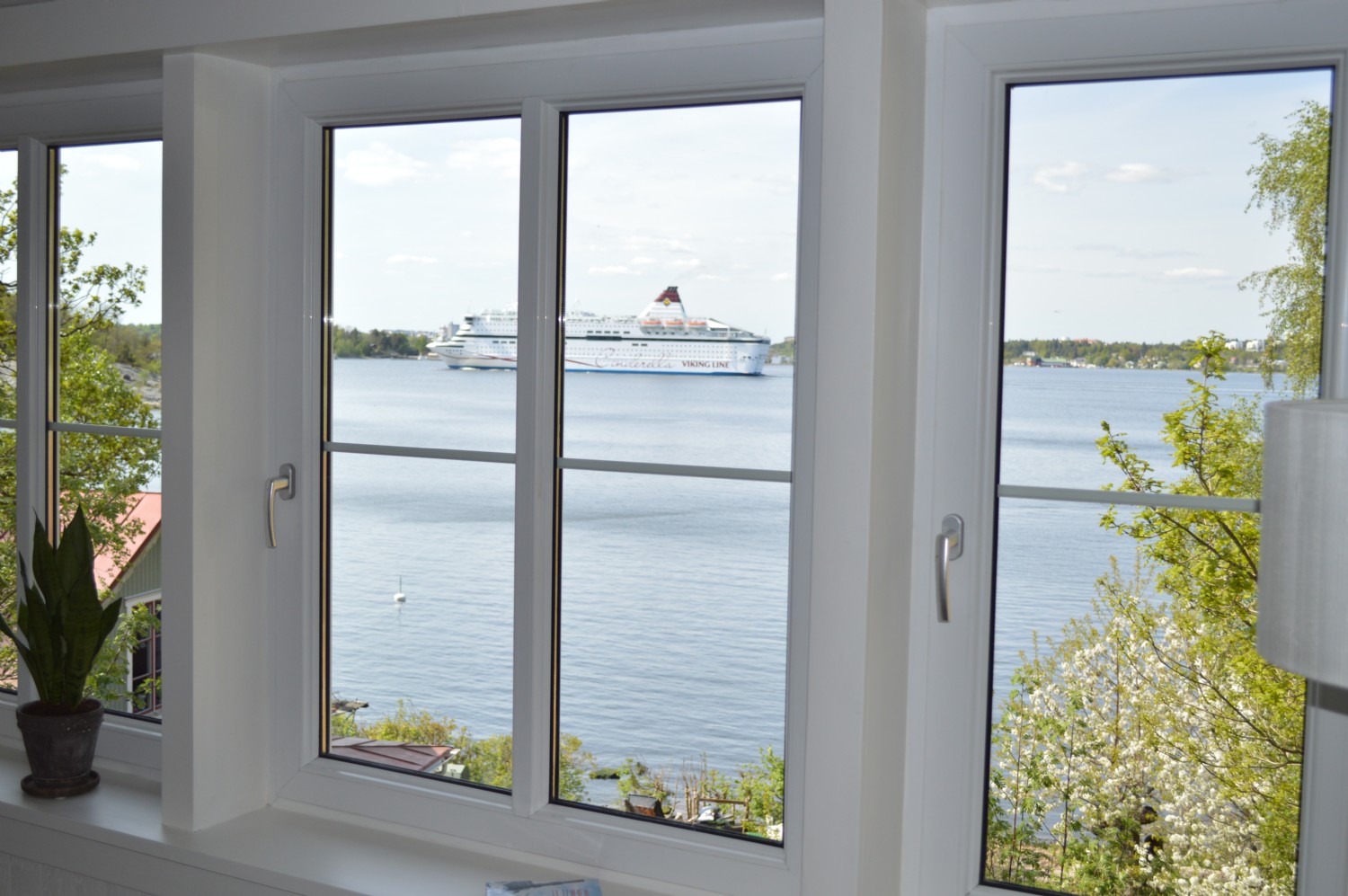 Utsikt ver farleden/ View of boats arriving Stockholm 