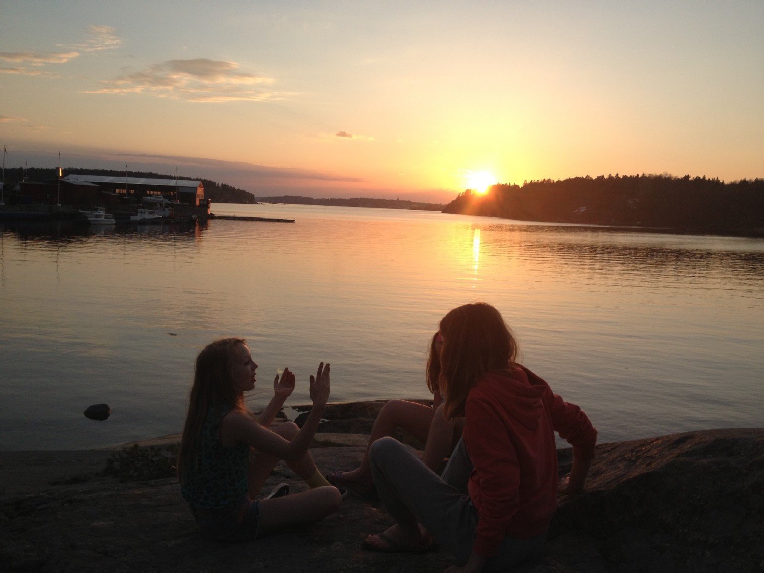 Solnedgng vid badberget / Sunset at Badberget common area 