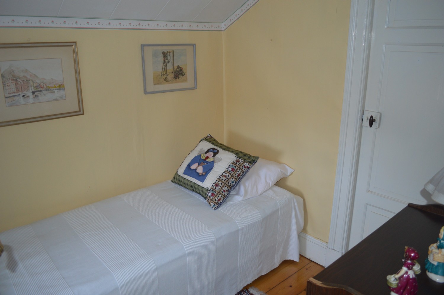 Sovrum 3 .v med enkelsng/ Bed room 2 whit single bed upper floor 