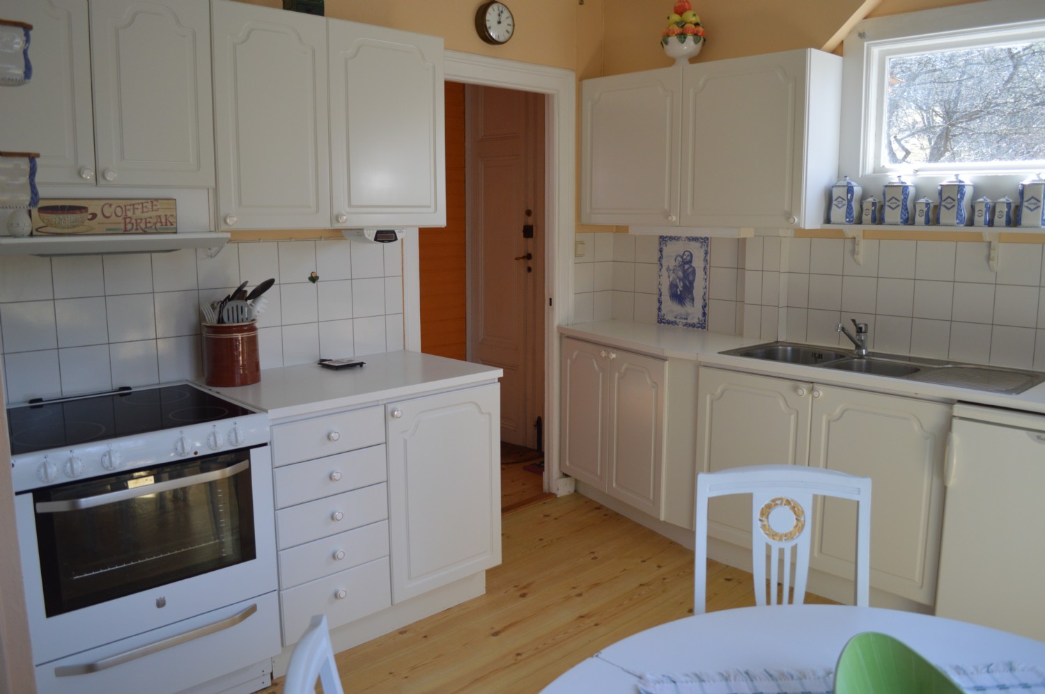 Kök n.v /Kitchen entrence foor