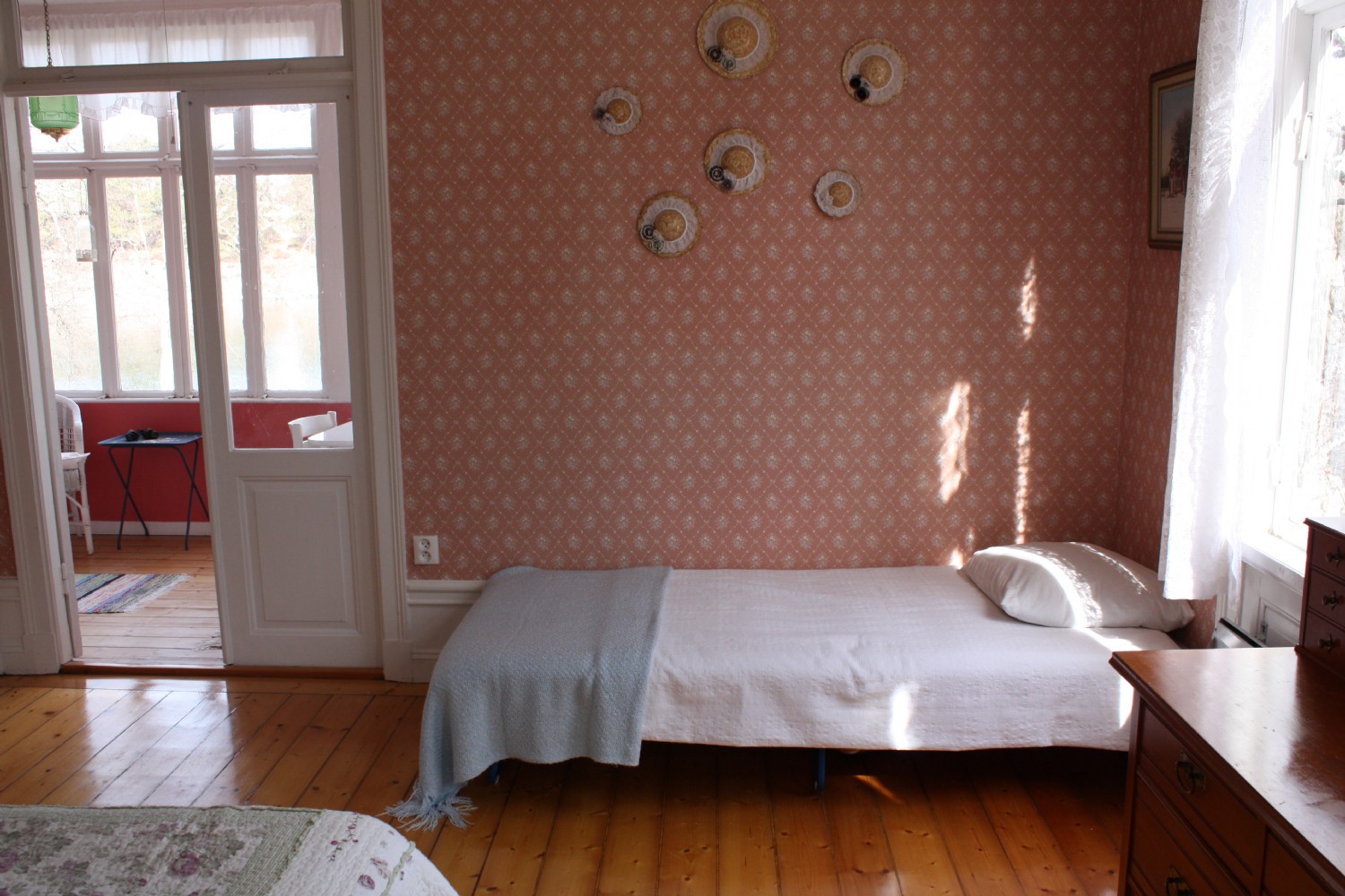 Sovrum junior bädd n.v./ Bedroom first floor junior bed