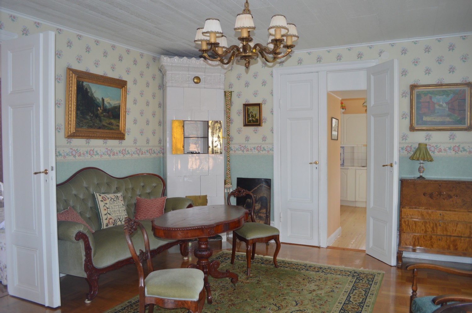 Salong/ Vardagsrum nedervåning/ Living rom entrance floor