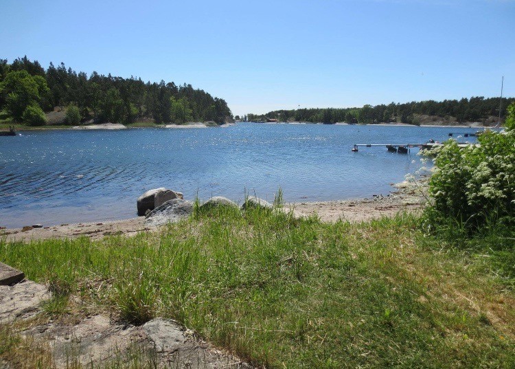 Stranden nedanfr huset/ Beach below the house 