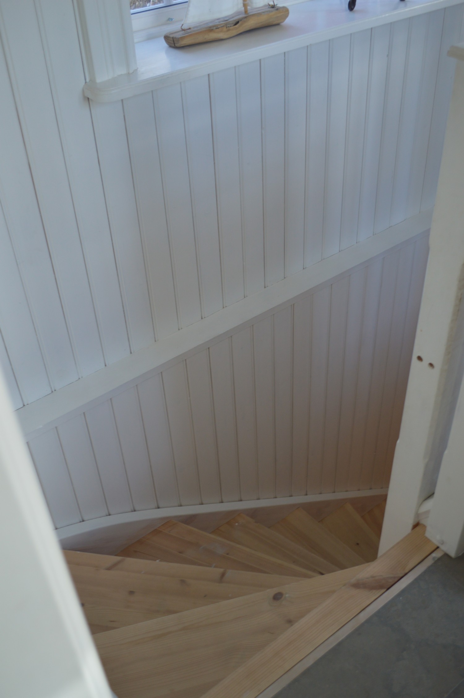 Trappan till källarplan/ Stair to basement floor