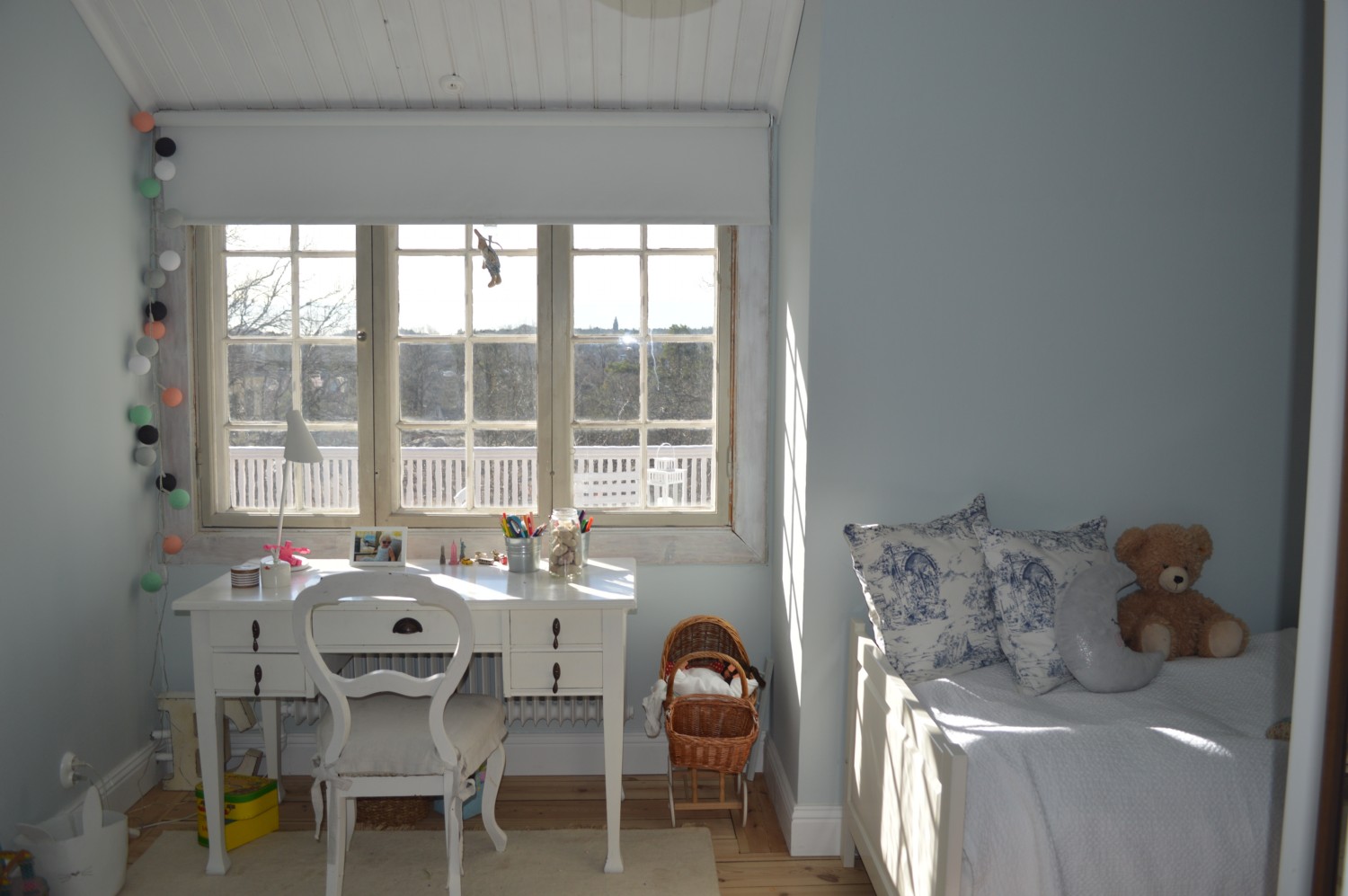 Sovrum 1 övervåning/ Bedroom 1 upper floor