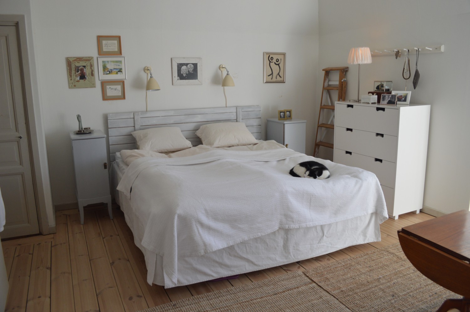 Sovrum 2 med dubbelsäng180*200 ö.v/ Bedroom 2 double bed 180*200 upper floor