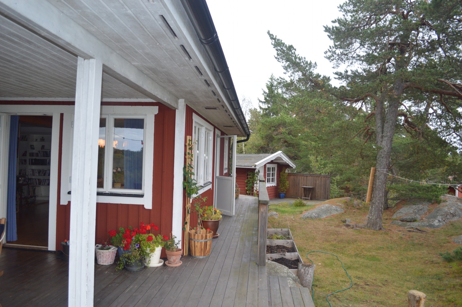 Stora huset och bastun / The big house and sauna 