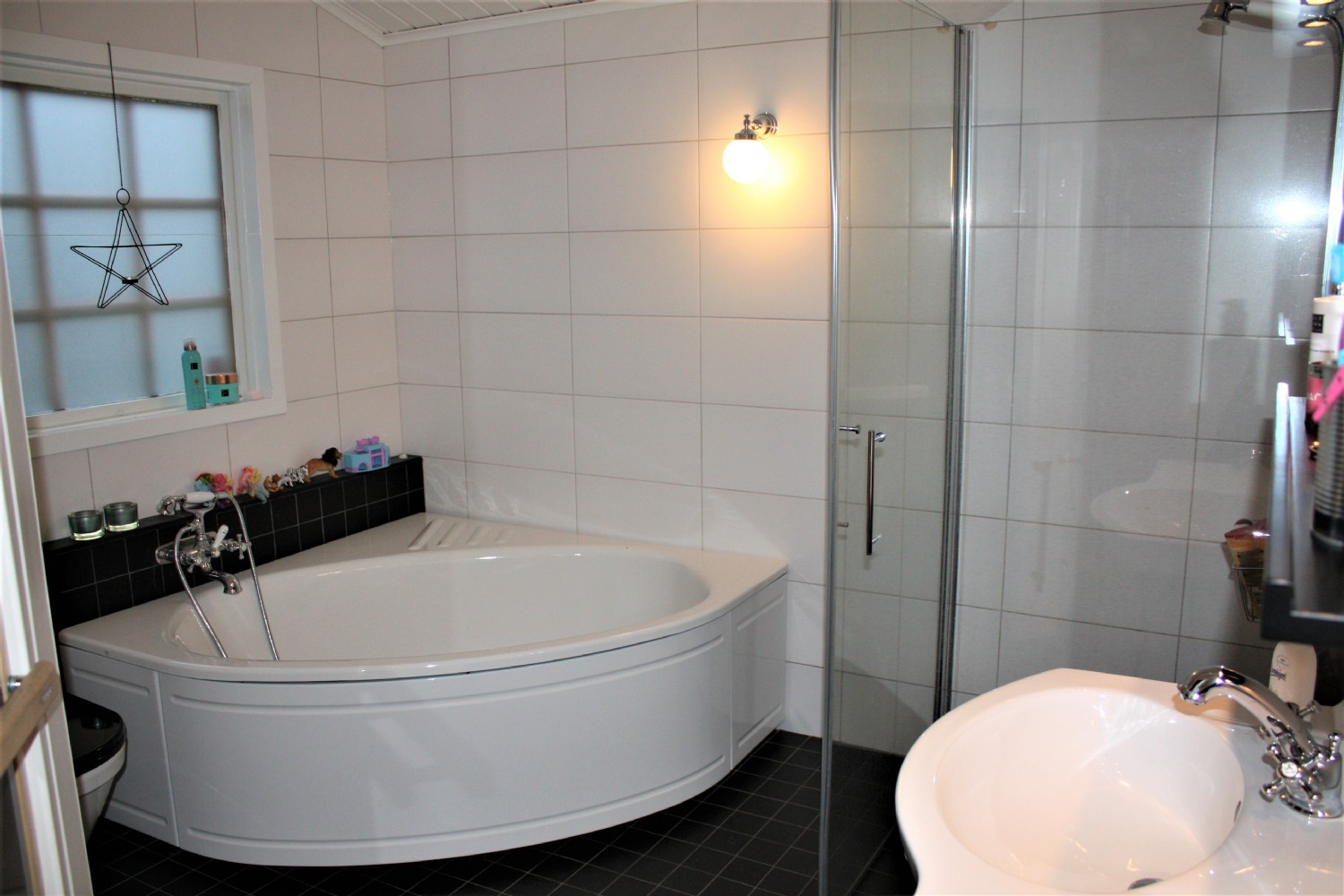 Badrum 2 / bathroom 2