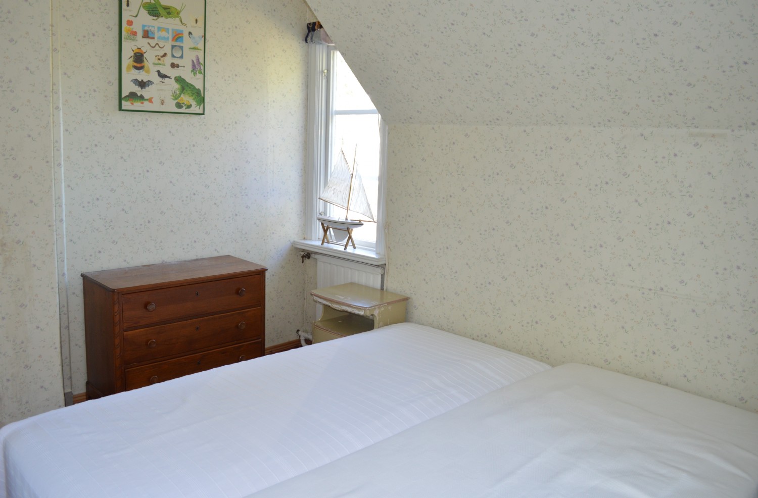 Ö.V Sovrum 2/ Upper floor bed room 2