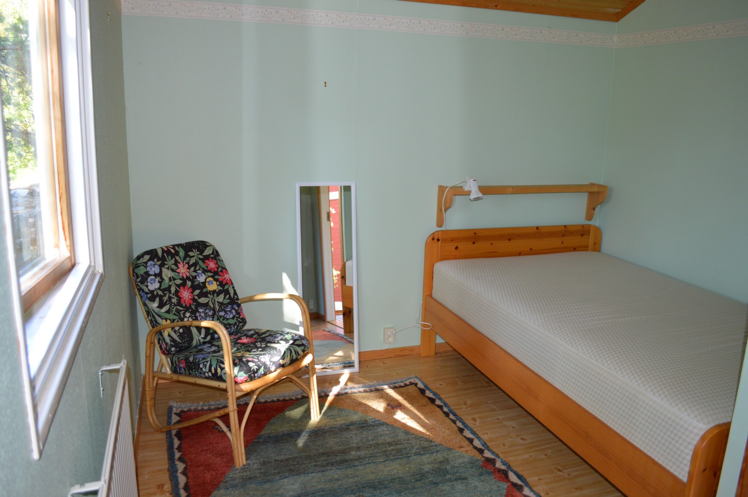 Sovrum 2 gäststuga/ Bed room 2 guest house