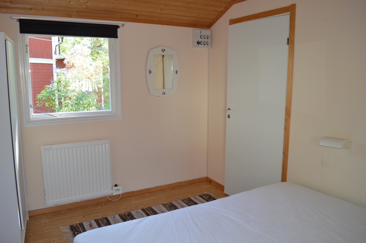 Sovrum 1 gäststuga/ Bed room 1 guest house