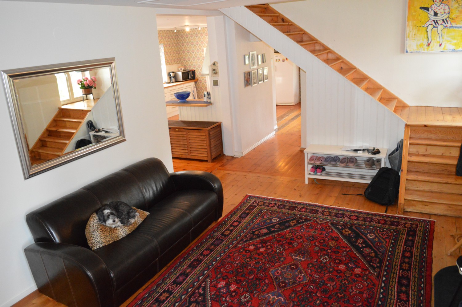 Hall nedervåning/ Hallway entrance floor